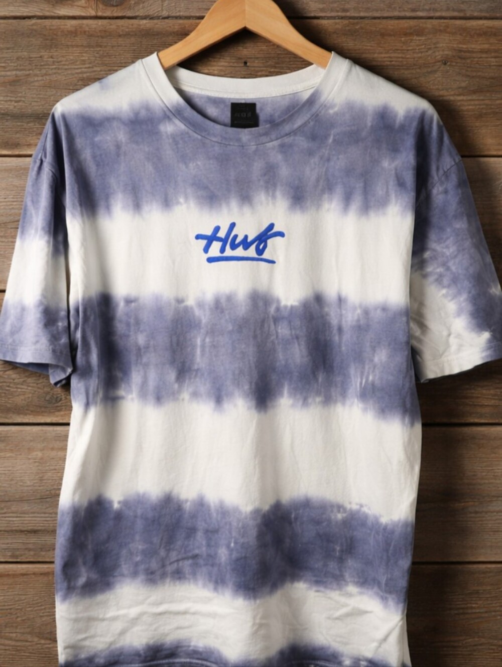 HUF T-Shirt Mens Size Large Blue Retro Cloud Designer Tee Shirt Embroidered Logo - Picture 1 of 10